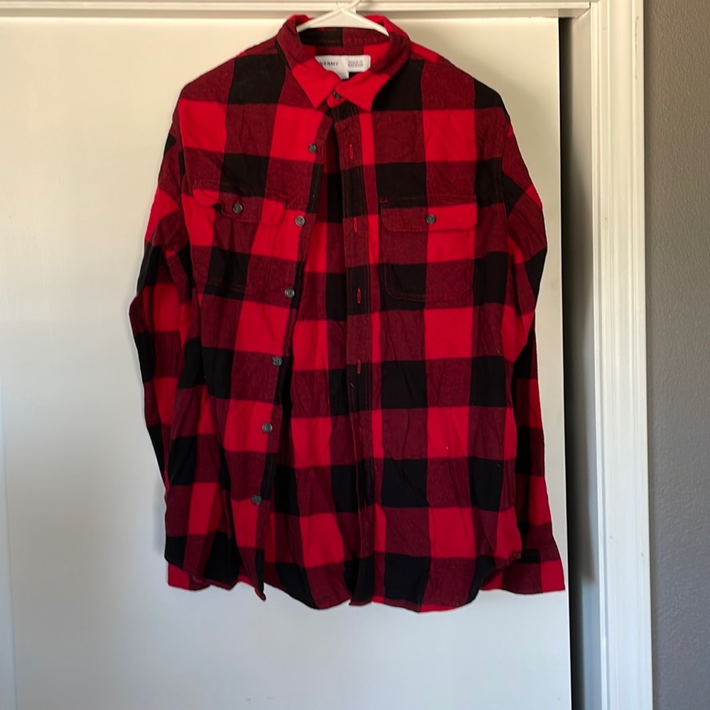 Size M old navy flannel.
